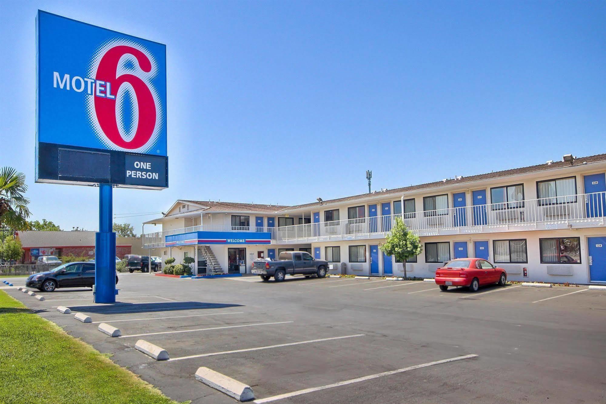 Motel 6-Fresno, Ca - Blackstone North المظهر الخارجي الصورة